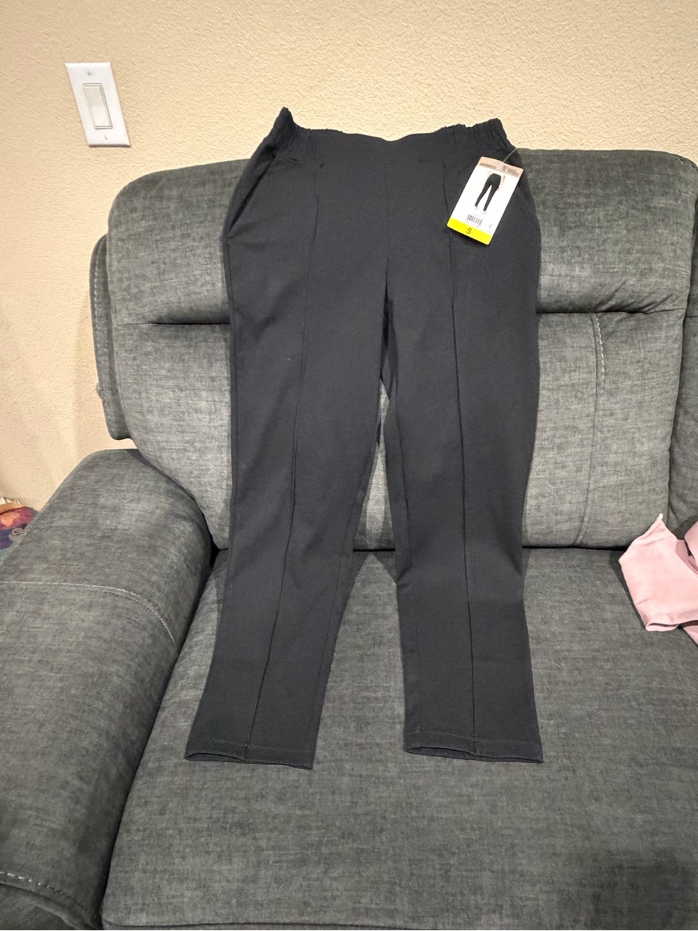 Mondetta ladies Black Pull-On Ponte Pants